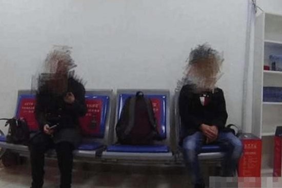 Phụ nữ có gia đình vụng trộm với trai trẻ, bị lừa 26,5 triệu và khóc thét khi nghe tin: 'Tôi mắc bệnh AIDS'