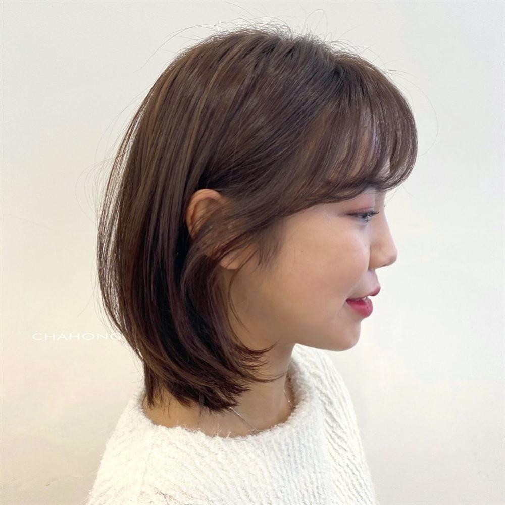 Màn biến hình thần sầu của cô nàng mặt góc cạnh nhờ thợ làm tóc có tâm và 3 lời khuyên thật lòng để chọn được kiểu tóc đẹp-4