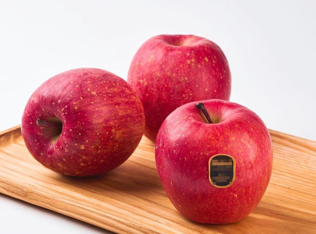 Lộ diện táo tuyết đỏ đi máy bay về Việt Nam khiến giới sành ăn cháy ví-1