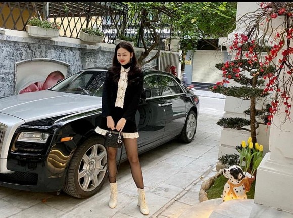 Hé lộ điều đặc biệt bên trong cơ ngơi khủng của vợ chồng Á hậu Thanh Tú-2