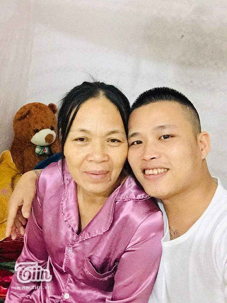 Cặp đôi nàng 53 - chàng 29 tuổi ở Thái Nguyên: Chồng quyết định không sinh con, dành tiền chăm 4 con riêng của vợ-1