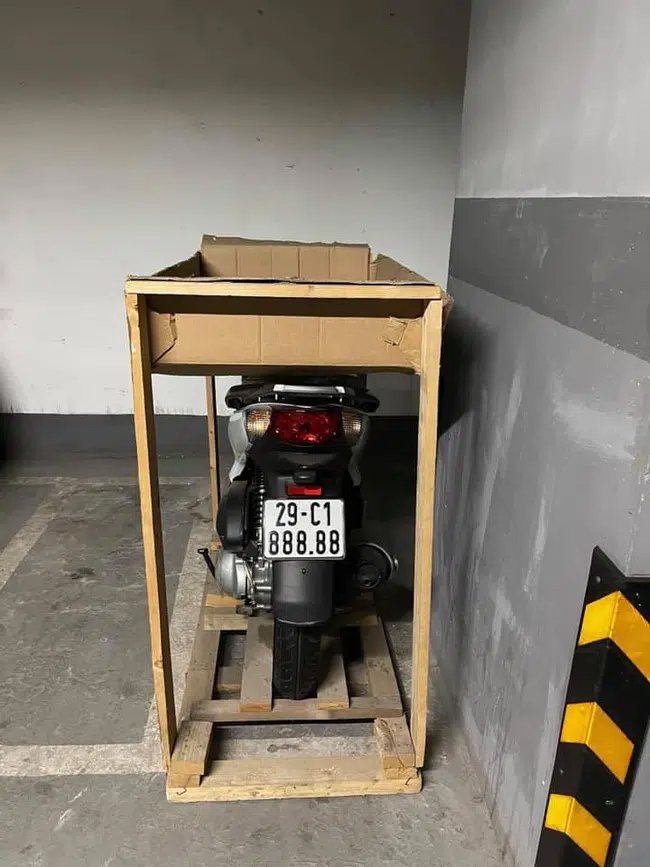 Cô gái trẻ bốc được biển ngũ quý 8 cho chiếc Honda SH, 1 tuần sau sang tay với giá kỷ lục 900 triệu đồng-3