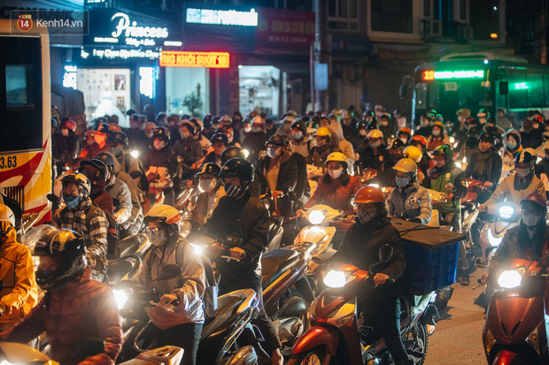 Chuyện ở Hà Nội: Ùn tắc không mất đi, nó chỉ chuyển từ đường này sang đường khác!-9