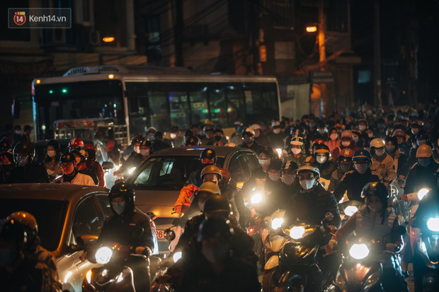 Chuyện ở Hà Nội: Ùn tắc không mất đi, nó chỉ chuyển từ đường này sang đường khác!-16