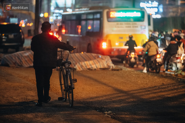 Chuyện ở Hà Nội: Ùn tắc không mất đi, nó chỉ chuyển từ đường này sang đường khác!-17