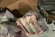 Video: Bắt giữ xe tải chở hơn 1 tấn thịt bò nhập khẩu quá hạn sử dụng ở Hà Nội