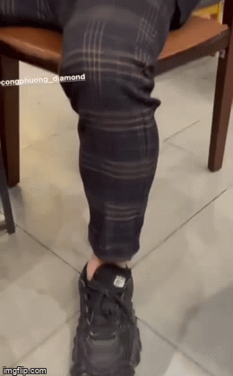 Công Phượng sau 3 đám cưới đình đám ngồi trà chanh chém gió với Văn Hậu, bị bạn quay lén khuôn mặt mãn nguyện khi là người đã có vợ-1