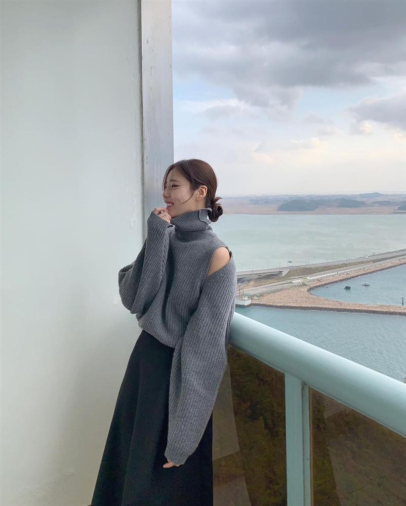 Những outfit sành điệu 100 điểm thường có 5 items này, bạn mau sắm bằng hết để style lên như diều gặp gió-5