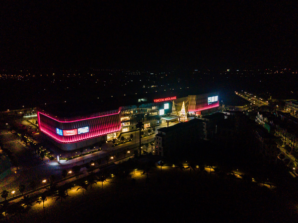 ‘Bão’ quà tặng trị giá gần 20 tỷ mừng khai trương Vincom Mega Mall Ocean Park-1