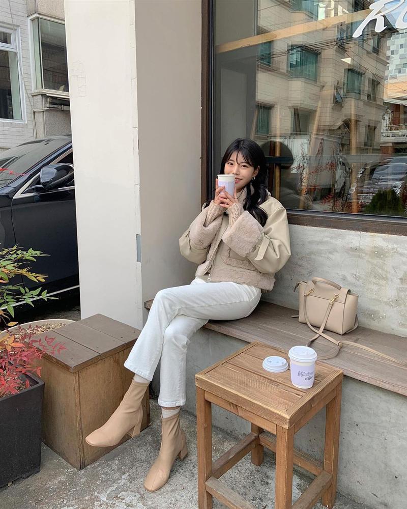 Những outfit sành điệu 100 điểm thường có 5 items này, bạn mau sắm bằng hết để style lên như diều gặp gió-9