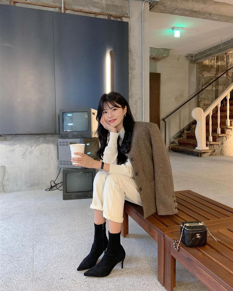 Những outfit sành điệu 100 điểm thường có 5 items này, bạn mau sắm bằng hết để style lên như diều gặp gió-10