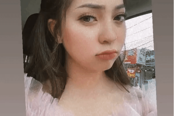 Vừa đăng hình mặc váy cưới chưa bao lâu, Nhật Lê đã công khai chuyện nhắn tin cho bạn trai