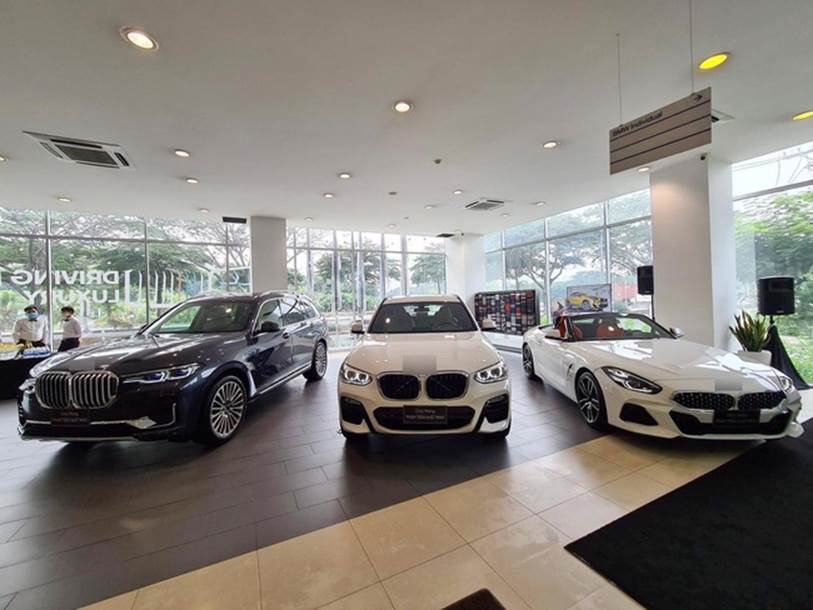 Một người tiết lộ cách đại gia Minh Nhựa đi mua một lúc 3 chiếc xe ô tô hạng sang bằng cách nở nụ cười nhẹ như lông hồng, đẳng cấp đại gia chính là đây!?-3