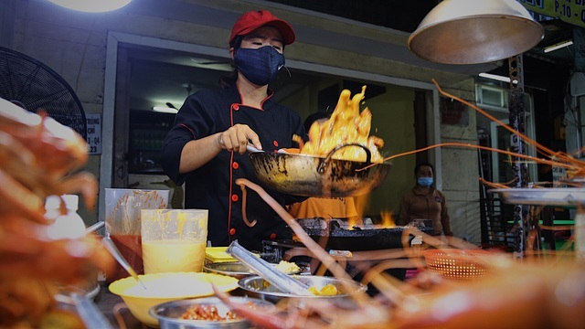 Chạy xe ôm rồi lập tiệm hải sản, cô gái kiếm chục triệu đồng mỗi tháng-5