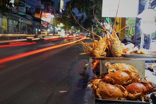 Chạy xe ôm rồi lập tiệm hải sản, cô gái kiếm chục triệu đồng mỗi tháng-7