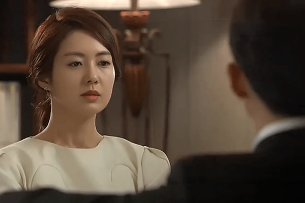 Thử làm nhân tình của chồng mỗi tối nhưng vừa áp dụng bài học đã bị anh đạp xuống giường rồi bỏ đi-1