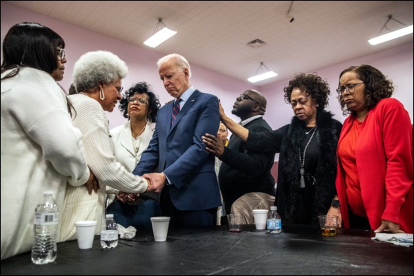 Nhìn lại năm 2020 qua 46 bức ảnh ấn tượng nhất: Một năm đầy biến động, thế giới quay cuồng trong thiên tai dịch bệnh và những mất mát không thể nào quên-2