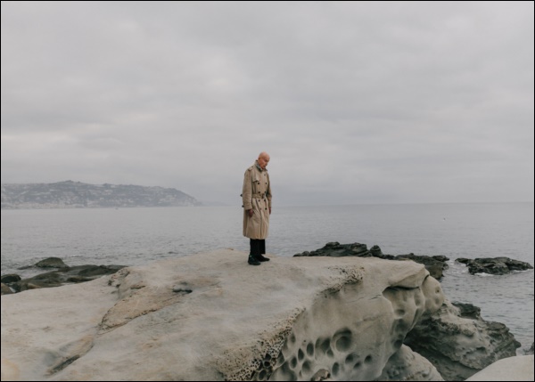 Nhìn lại năm 2020 qua 46 bức ảnh ấn tượng nhất: Một năm đầy biến động, thế giới quay cuồng trong thiên tai dịch bệnh và những mất mát không thể nào quên-13