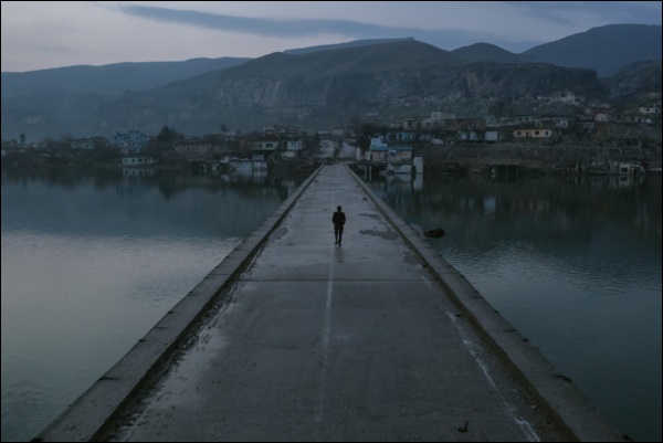 Nhìn lại năm 2020 qua 46 bức ảnh ấn tượng nhất: Một năm đầy biến động, thế giới quay cuồng trong thiên tai dịch bệnh và những mất mát không thể nào quên-16