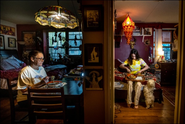 Nhìn lại năm 2020 qua 46 bức ảnh ấn tượng nhất: Một năm đầy biến động, thế giới quay cuồng trong thiên tai dịch bệnh và những mất mát không thể nào quên-21