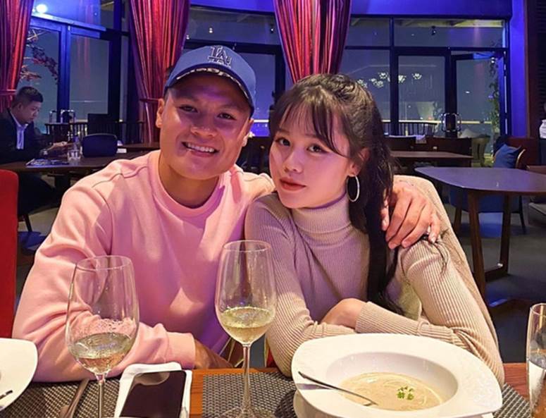 Quang Hải than thở Instagram cứ tự đi follow người khác”, ngầm phủ nhận chuyện tái hợp Huỳnh Anh?-1