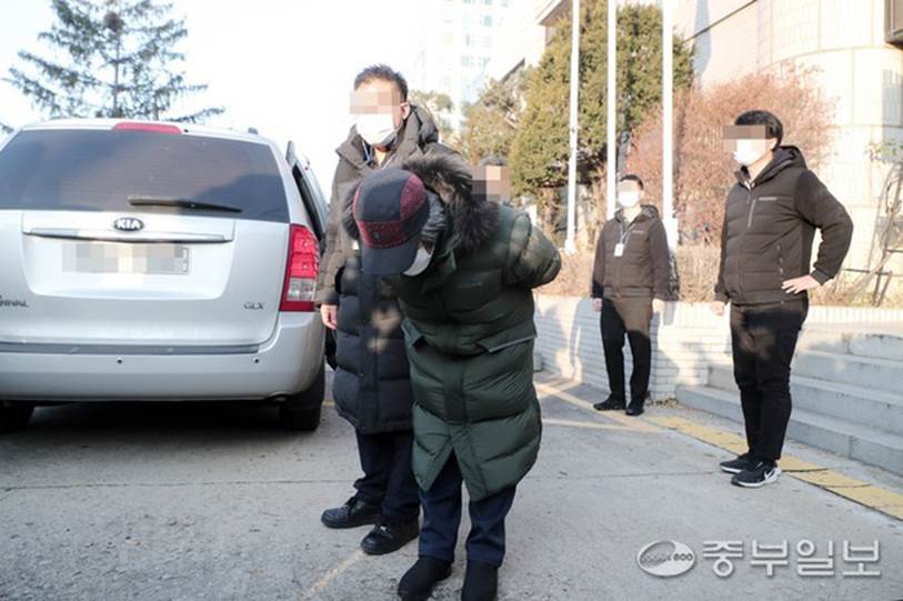 Tên tội phạm ấu dâm vụ bé Nayoung vừa được thả tự do vào hôm nay, hé lộ lời nói đầu tiên của hắn và chi tiết kỳ lạ trên tay-9