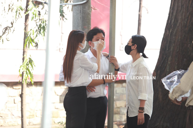 Trường Giang khóc nấc, đứng không vững tại tang lễ cố nghệ sĩ Chí Tài-7