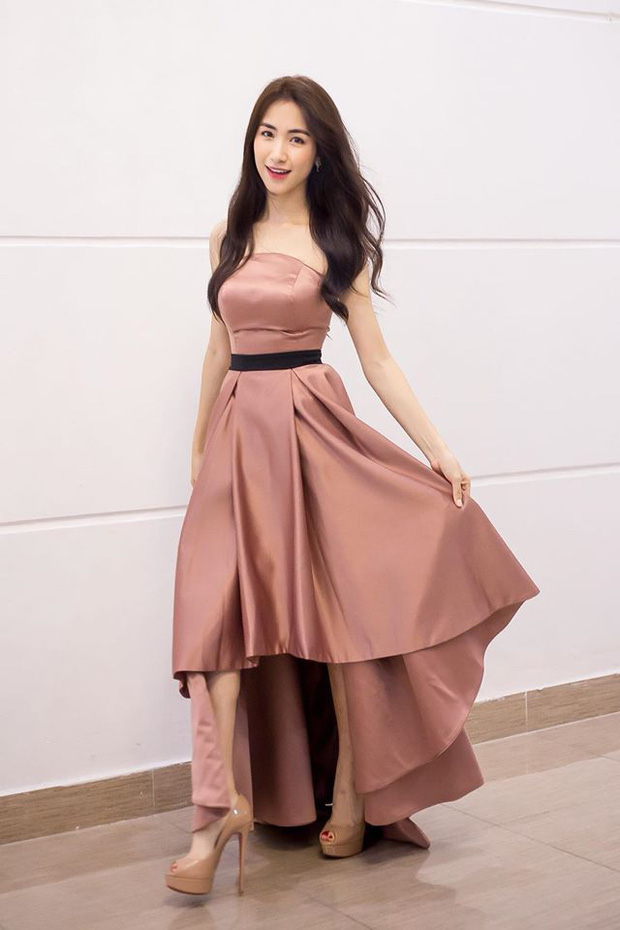 Vốn hay đi giày cao gót khủng, Hòa Minzy đã xoay xở thế nào khi chuyển sang giày đế thấp để không lùn một mẩu?-4