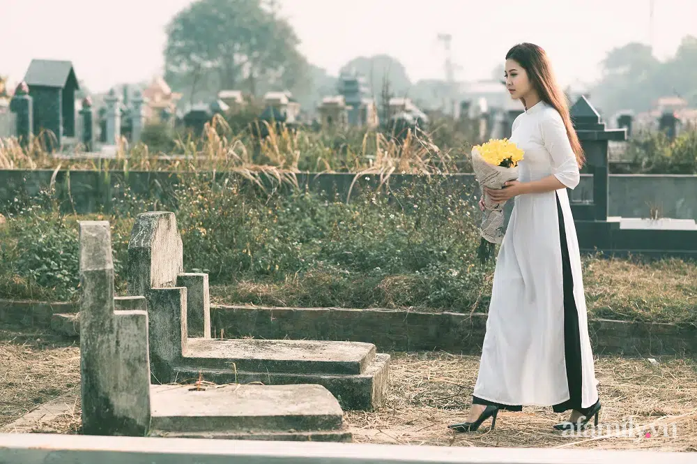 Bộ ảnh cưới kì dị ở nghĩa trang gây tranh cãi MXH: Hóa ra lại liên quan đến câu chuyện thật của nhân vật chính, nhan sắc cô dâu quá bất ngờ-2