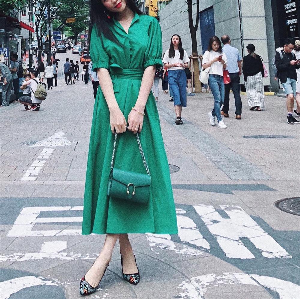 Vốn hay đi giày cao gót khủng, Hòa Minzy đã xoay xở thế nào khi chuyển sang giày đế thấp để không lùn một mẩu?-11