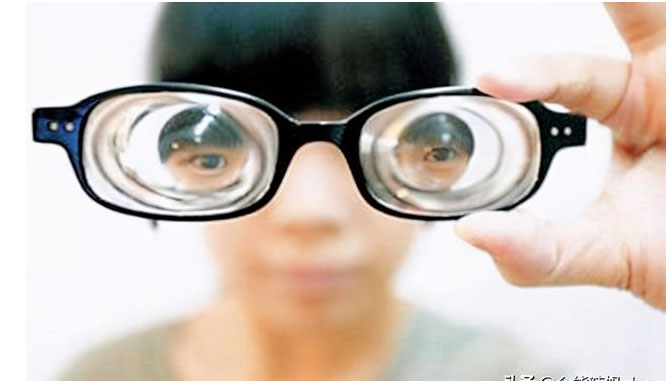 Tác hại khủng khiếp như thế nào khi trẻ nghịch điện thoại từ nhỏ?-3