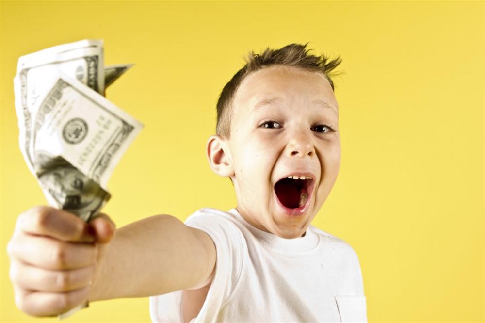 Nói chuyện tiền bạc với trẻ: Đừng khóc vì nghèo hay phô trương sự giàu có” vì chúng chỉ khiến con bạn ngày càng trở nên kém cỏi hơn-3