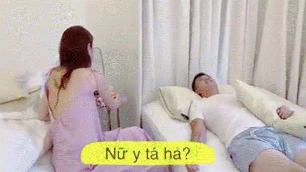 Gây tranh cãi dữ dội vì tự tay truyền nước biển cho Công Vinh, Thuỷ Tiên lên tiếng nhanh chóng nhưng vẫn bị phản đối-1