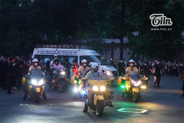 Lịch trình của linh cữu Chí Tài từ Việt Nam đến lúc hạ cánh tại Mỹ-1