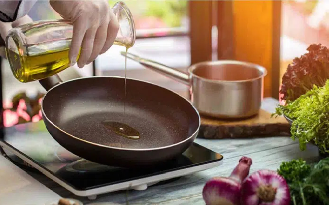 Điểm danh các thói quen sai lầm khi dùng chảo chống dính, điều số 2 hầu hết chị em nào cũng mắc phải!-5