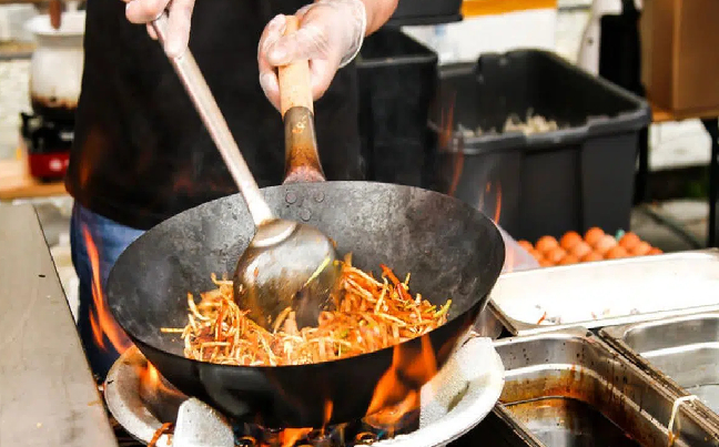 Điểm danh các thói quen sai lầm khi dùng chảo chống dính, điều số 2 hầu hết chị em nào cũng mắc phải!-6