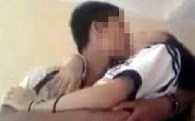 Bé gái lớp 6 dẫn bạn trai về nhà ăn trái cấm, còn nghe lời xúi bậy lấy trộm tiền của mẹ-1