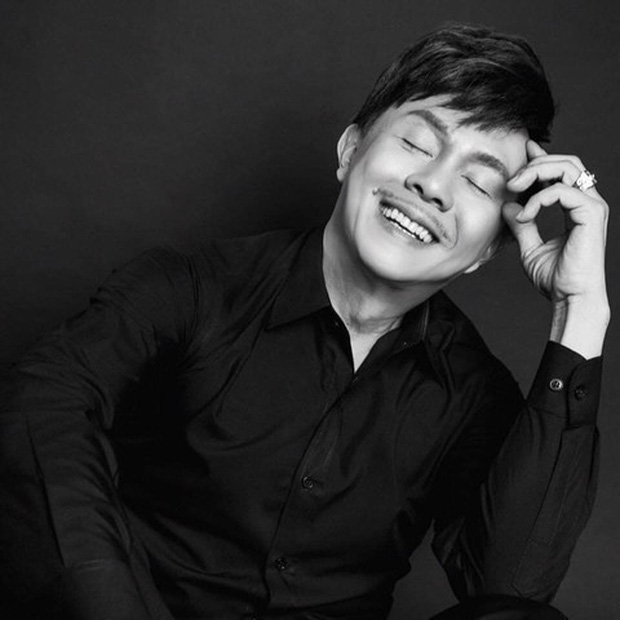 Đúng 11h đêm (13/12), máy bay đưa di hài của NS Chí Tài đã hạ cánh tại Mỹ,-4