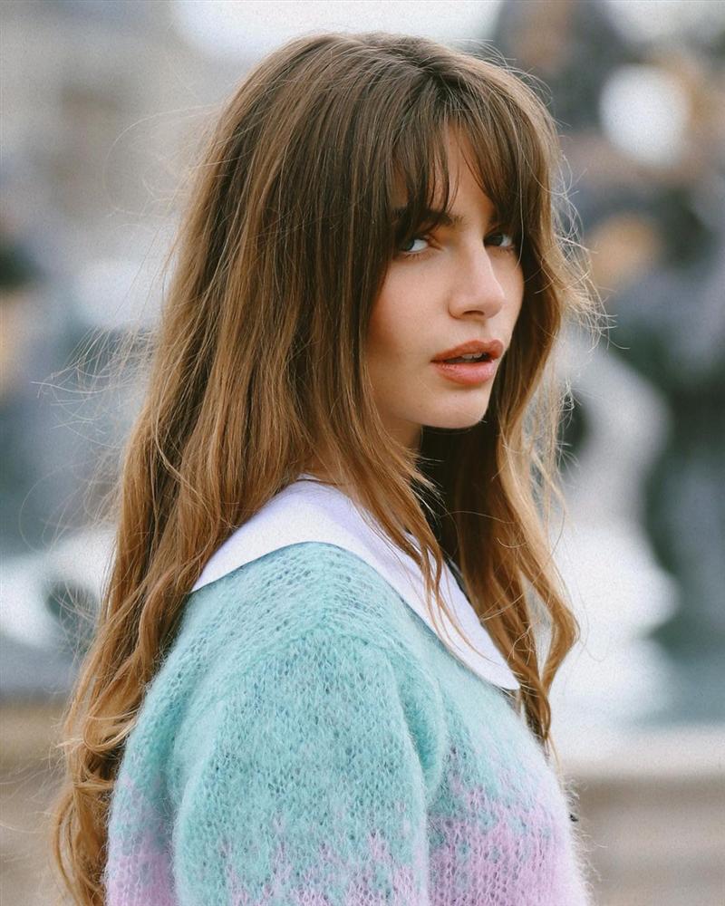 Gái Pháp tóc dài chỉ để quanh 4 kiểu sau đây mà kiểu nào cũng đẹp xinh, sang ngút trời-2