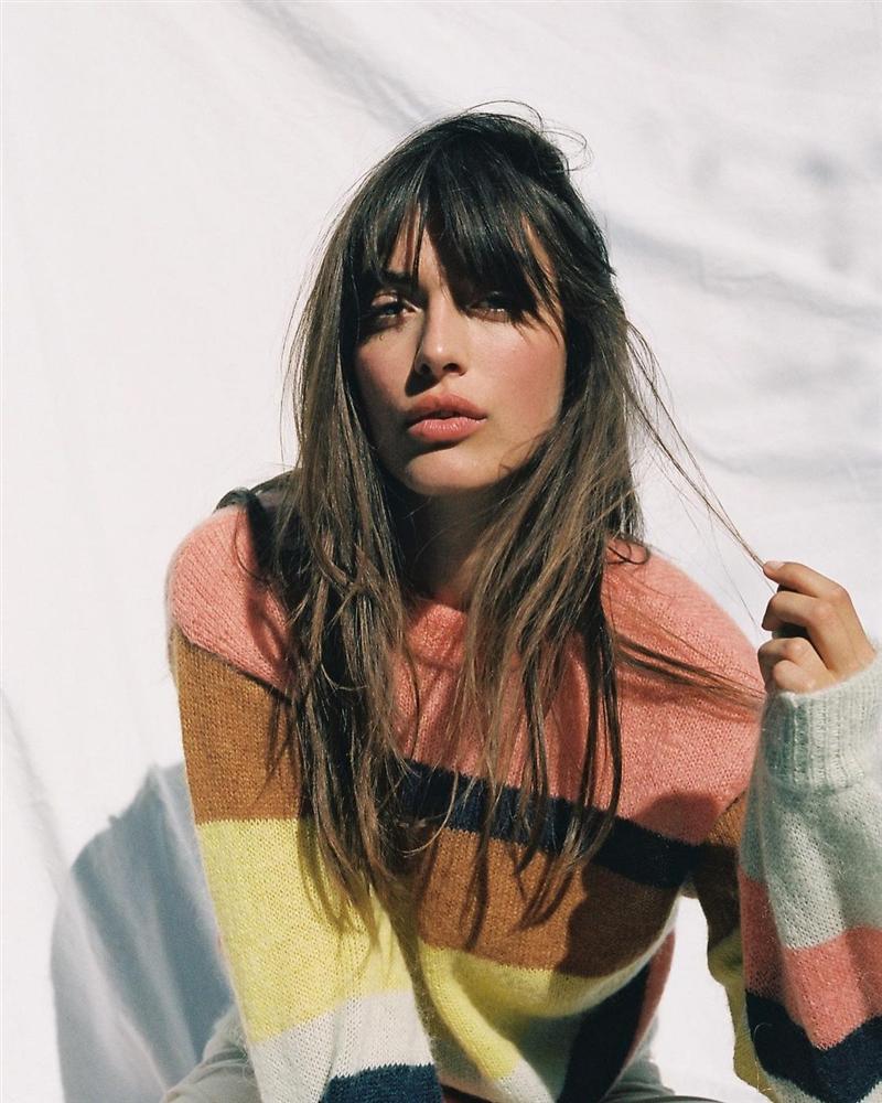 Gái Pháp tóc dài chỉ để quanh 4 kiểu sau đây mà kiểu nào cũng đẹp xinh, sang ngút trời-3