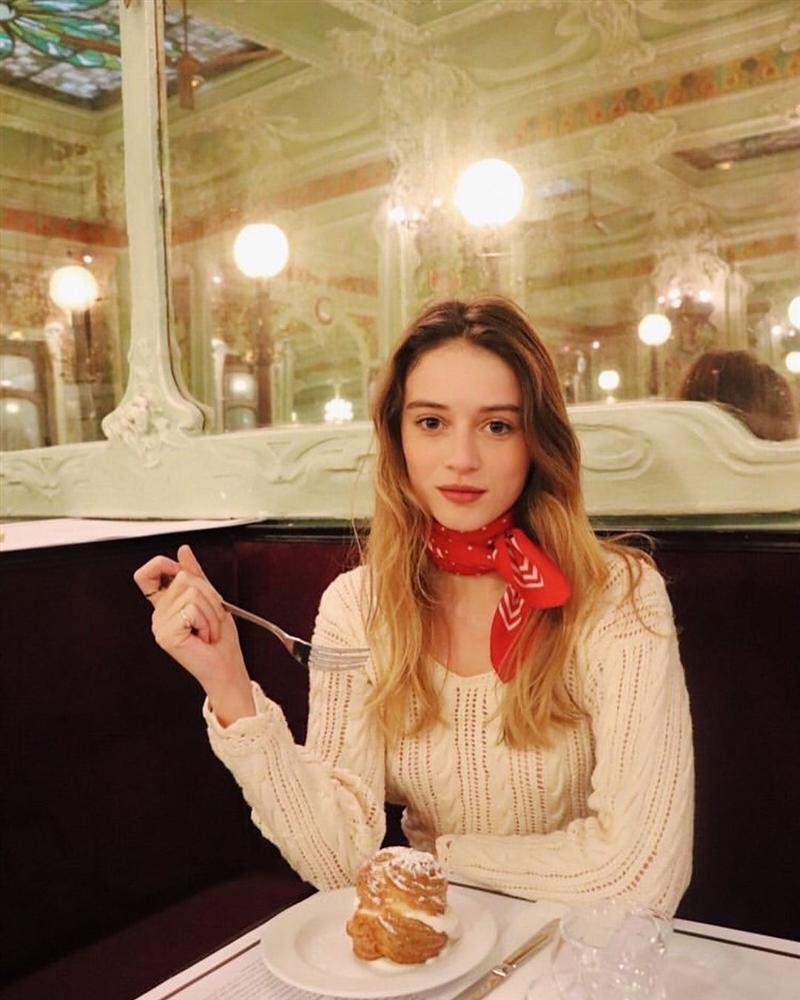 Gái Pháp tóc dài chỉ để quanh 4 kiểu sau đây mà kiểu nào cũng đẹp xinh, sang ngút trời-11