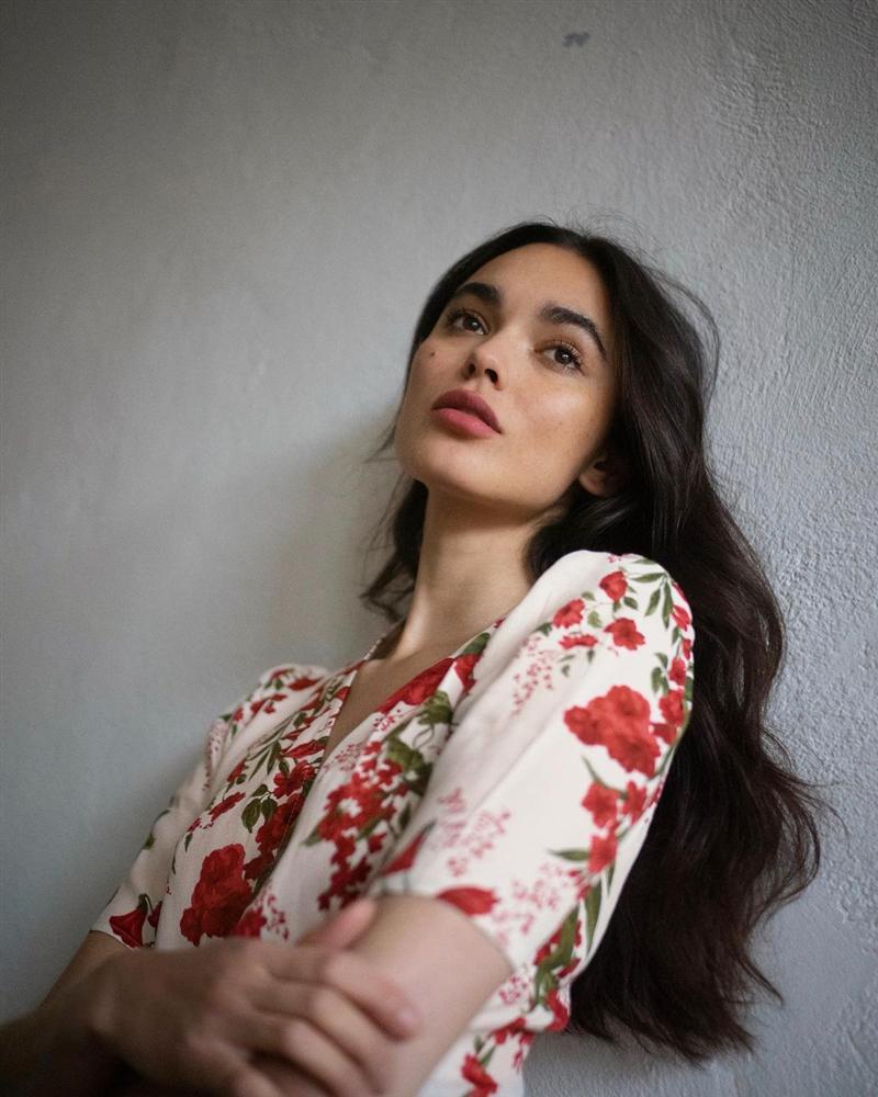 Gái Pháp tóc dài chỉ để quanh 4 kiểu sau đây mà kiểu nào cũng đẹp xinh, sang ngút trời-14