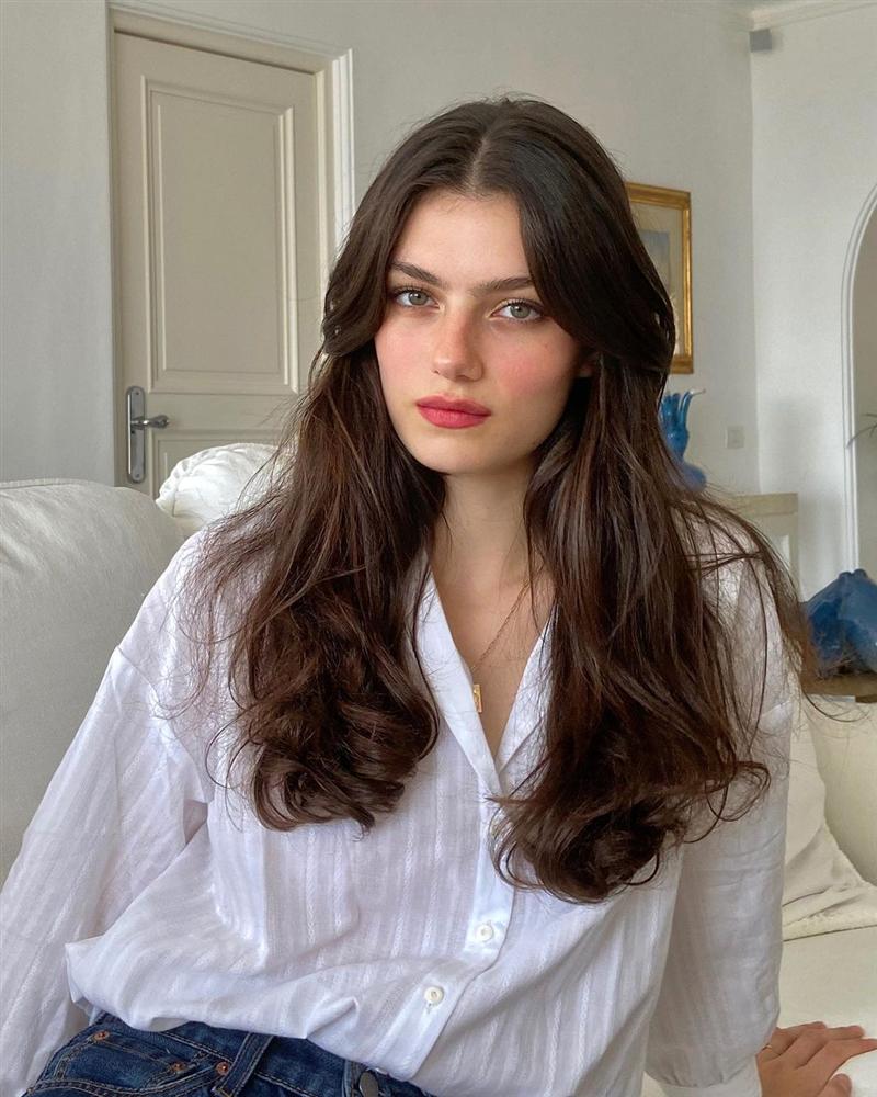 Gái Pháp tóc dài chỉ để quanh 4 kiểu sau đây mà kiểu nào cũng đẹp xinh, sang ngút trời-5