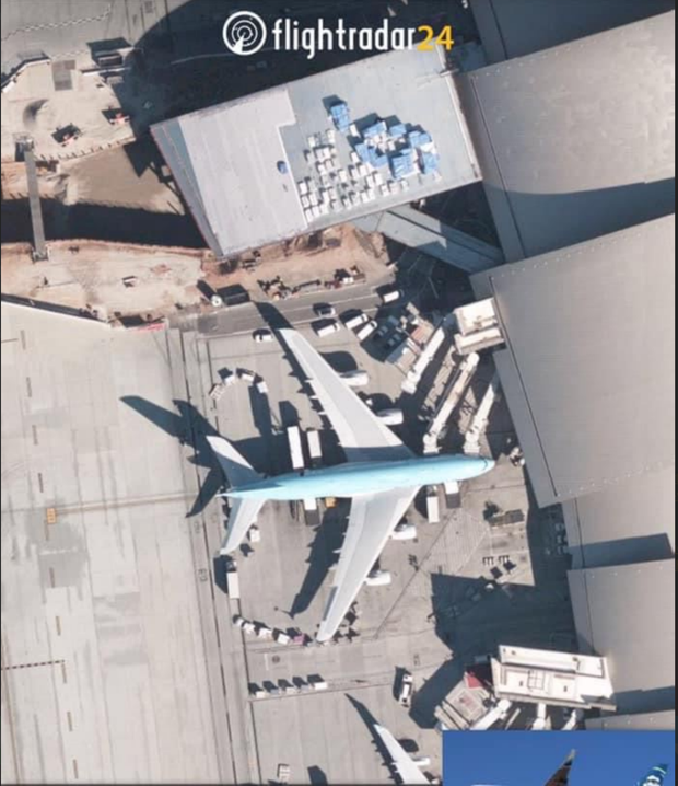 Nhói lòng khoảnh khắc thi hài cố NS Chí Tài được chuyển từ máy bay xuống tại Mỹ, càng xem càng xót xa!-2