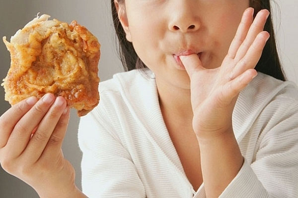 Bé gái 6 tuổi ở Hà Nội dậy thì sớm-2