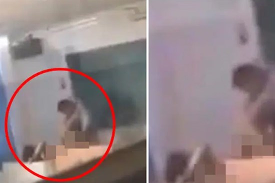Thấy con mách thầy giáo hay đóng cửa phòng học, nhóm phụ huynh âm thầm theo dõi và choáng váng với cảnh tượng trước mắt