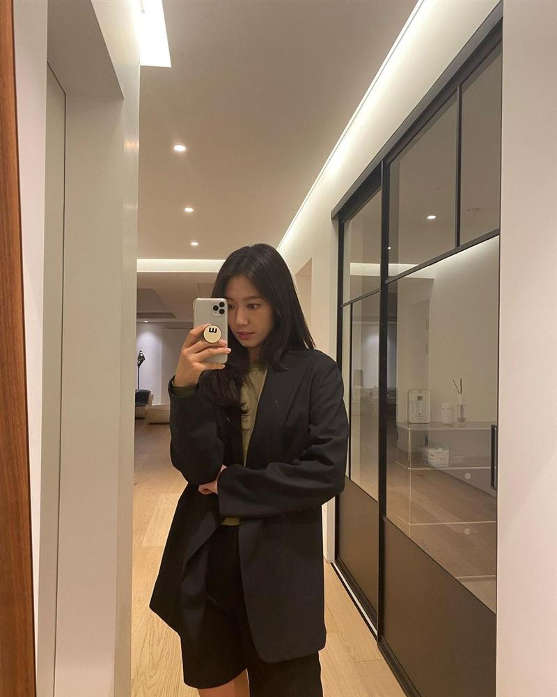 4 nữ diễn viên U30 có style đời thường giản dị mà sành điệu, tham khảo ngay để biết thế nào là mặc đẹp không cần cố-1