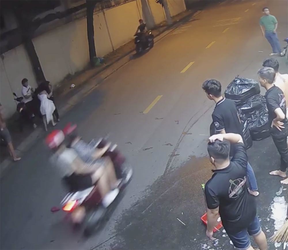 Xác định thanh niên đánh đập cô gái, dọa chém người can ngăn ở Sài Gòn-1