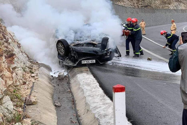 Vụ tai nạn lật xe bốc cháy trên đường đi Yên Tử: 1 nạn nhân nữ bị bỏng 45%, chuyển Viện Bỏng Quốc gia-4