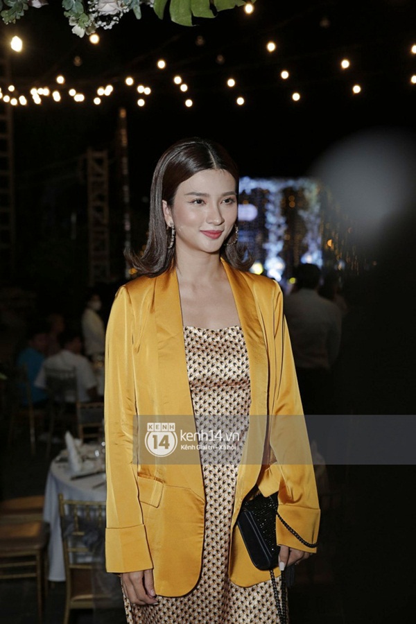 Đám cưới Quý Bình và nữ doanh nhân: Cô dâu - chú rể và dàn nghệ sĩ quẩy tưng bừng, lời hẹn ước của cặp đôi gây xúc động-19